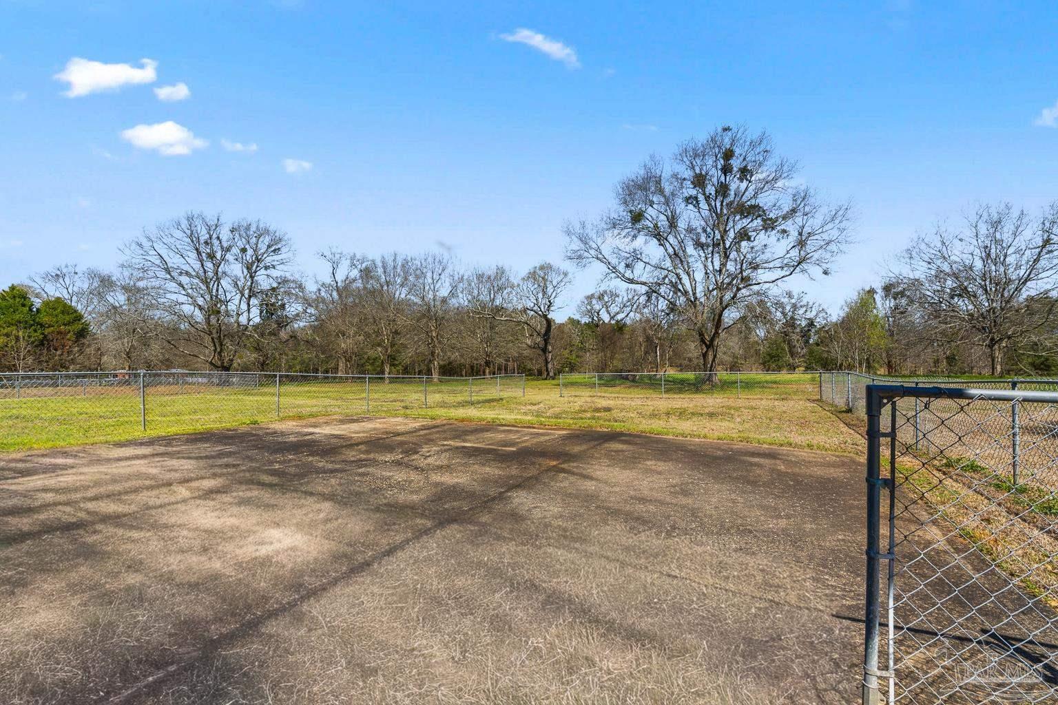 main property photo 40