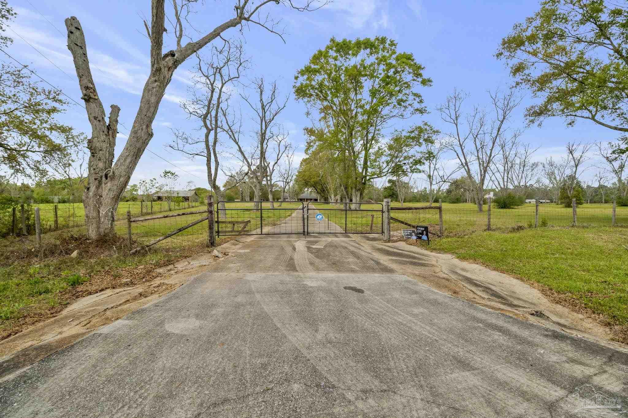 main property photo 13