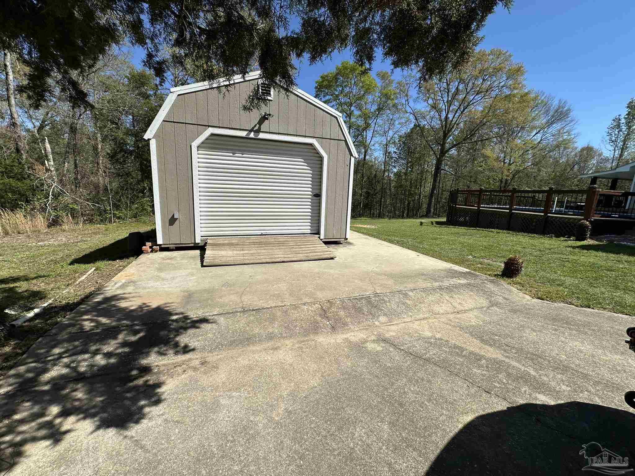 main property photo 40