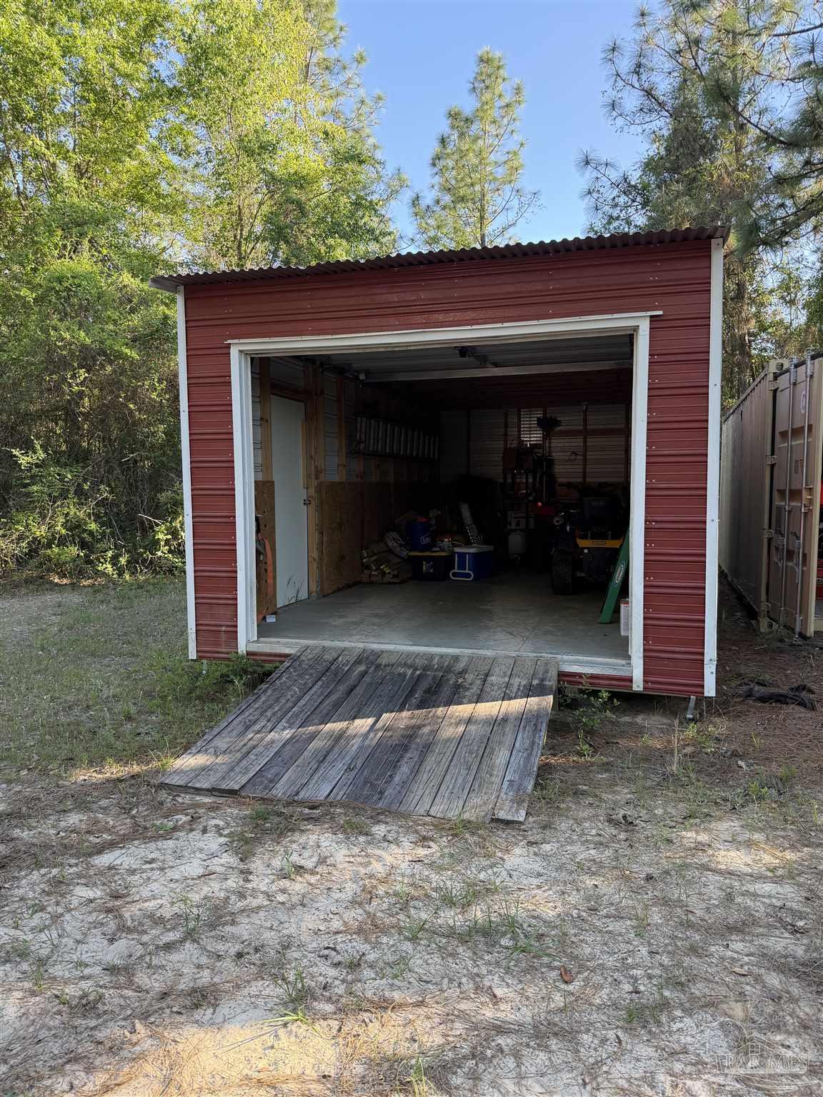 main property photo 17