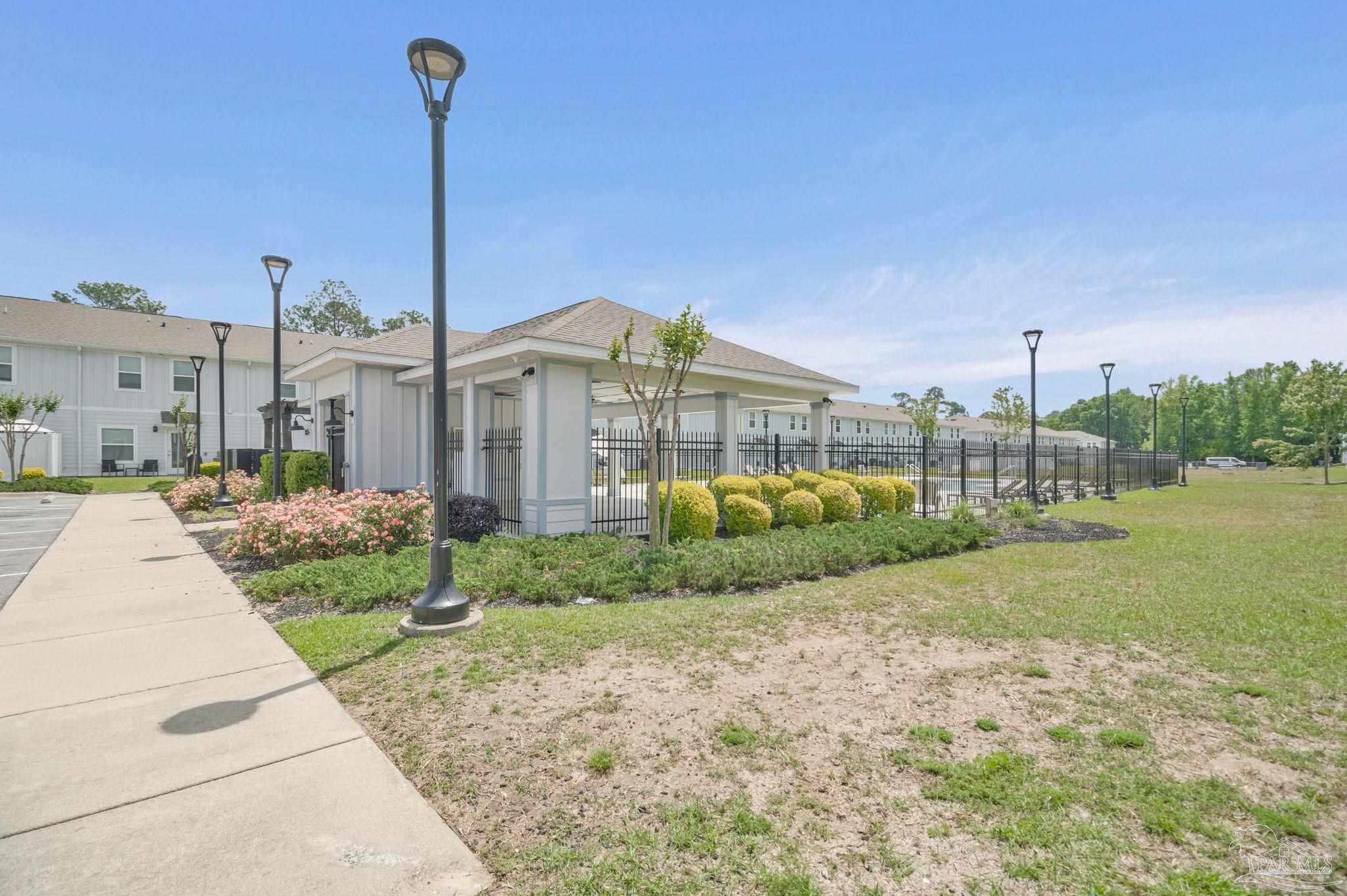property viewer photo 44