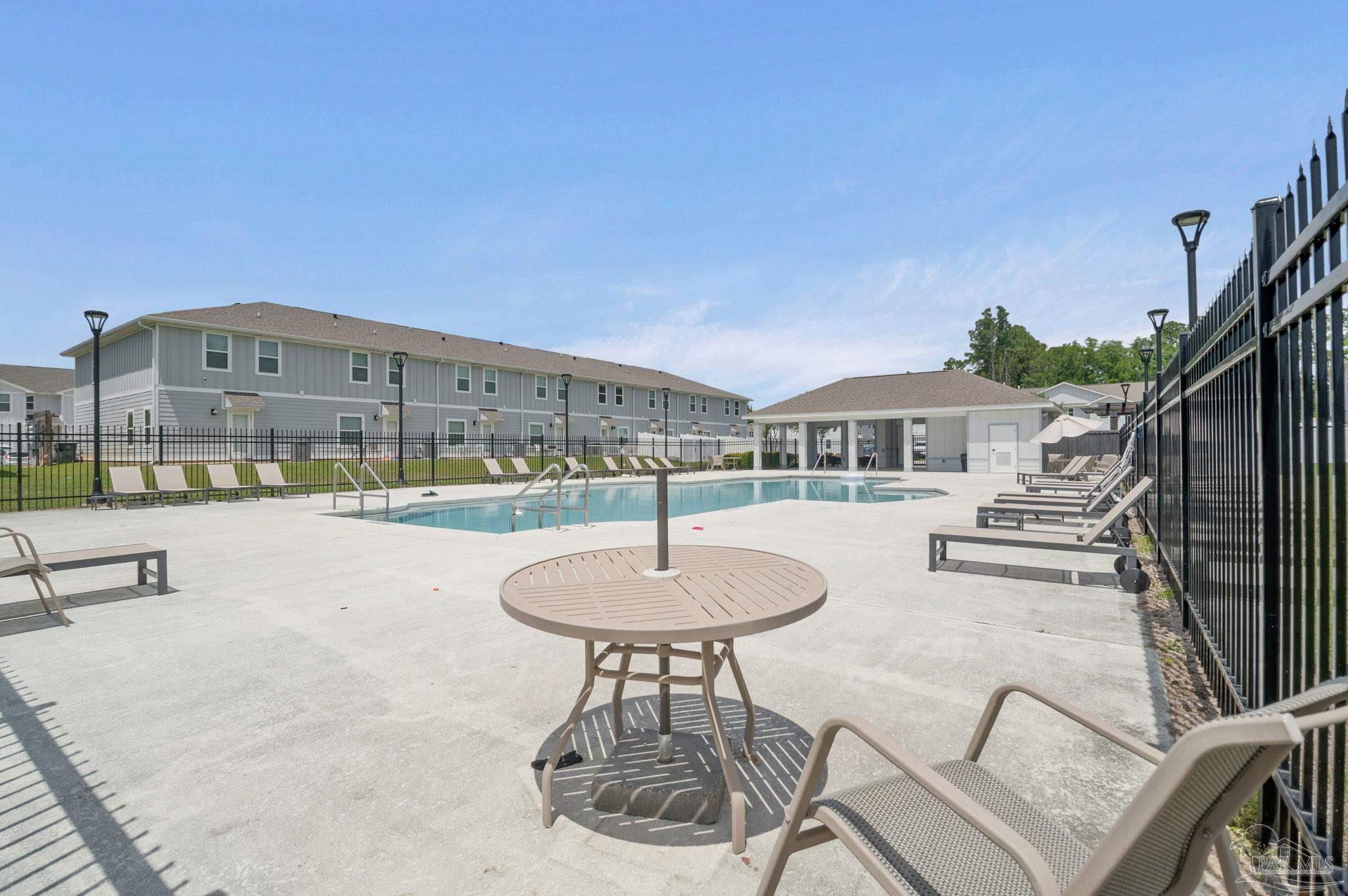 property viewer photo 45