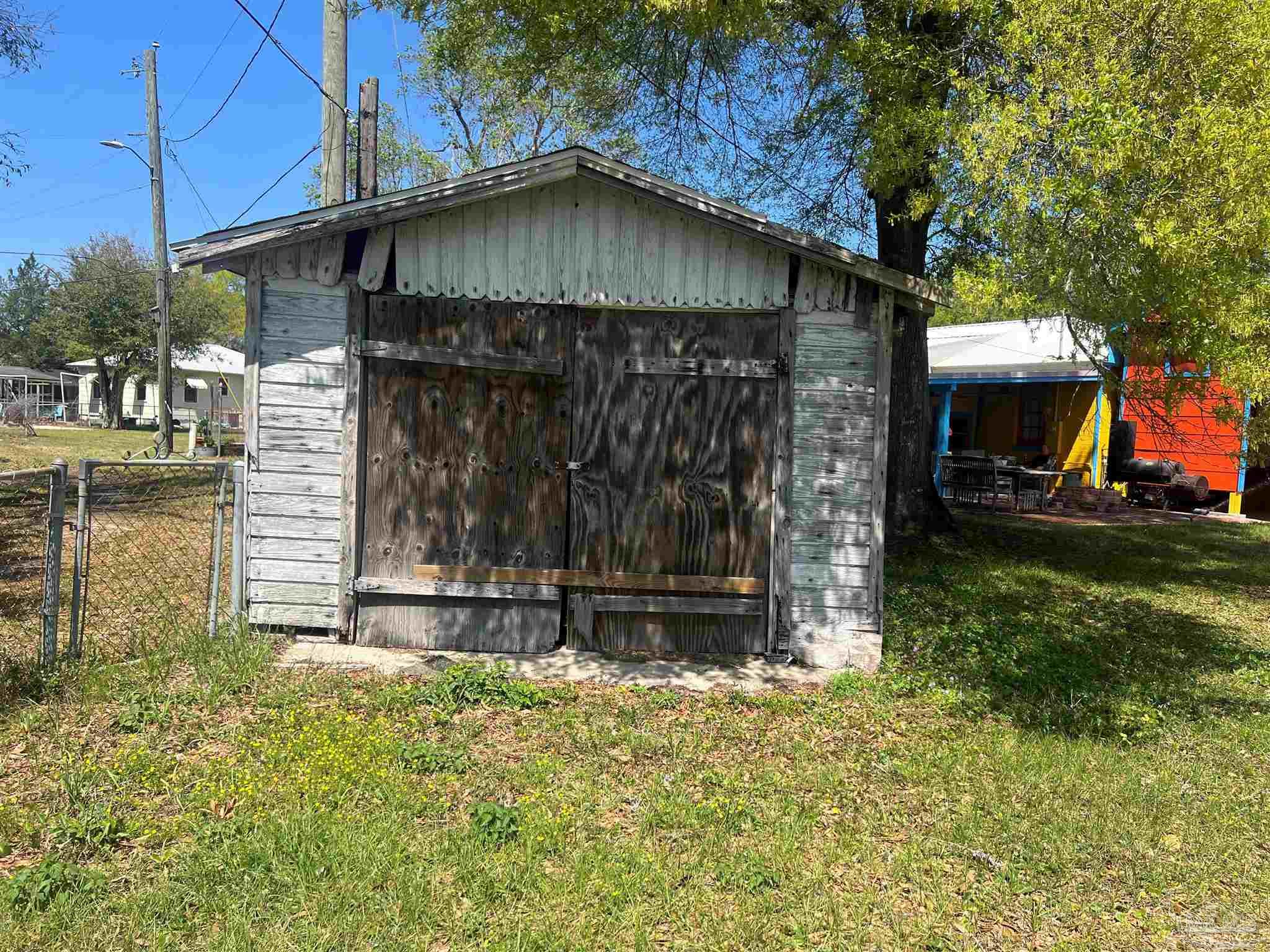 main property photo 13
