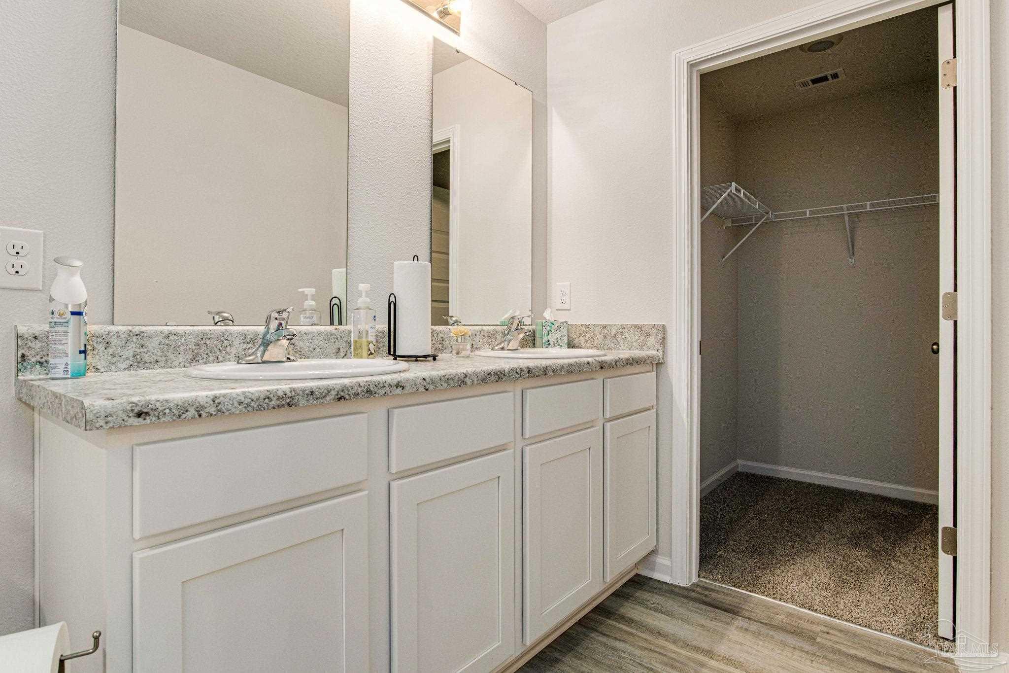 property viewer photo 15