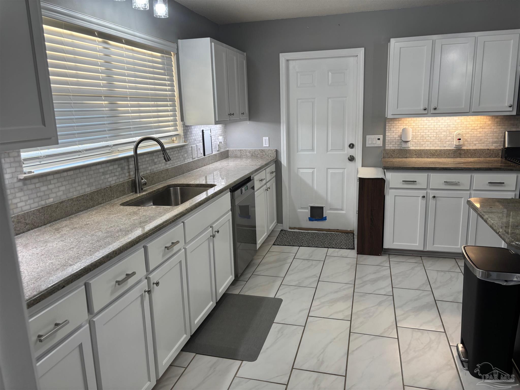 property viewer photo 19