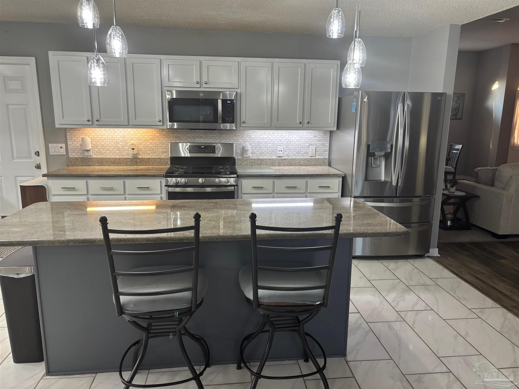 property viewer photo 20