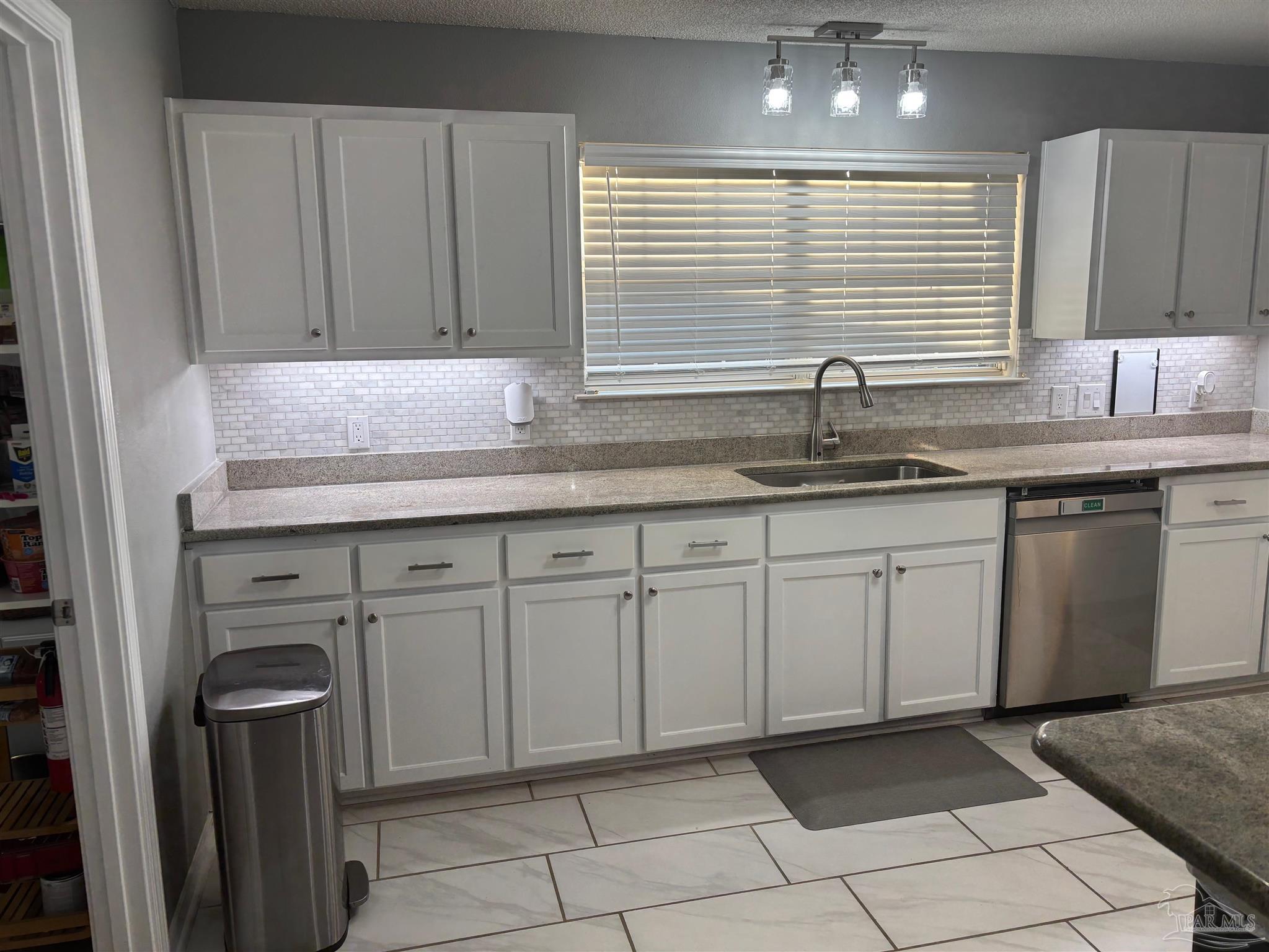 property viewer photo 25