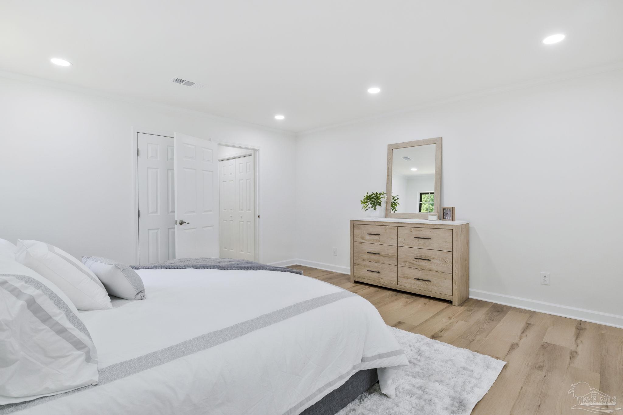 property viewer photo 26