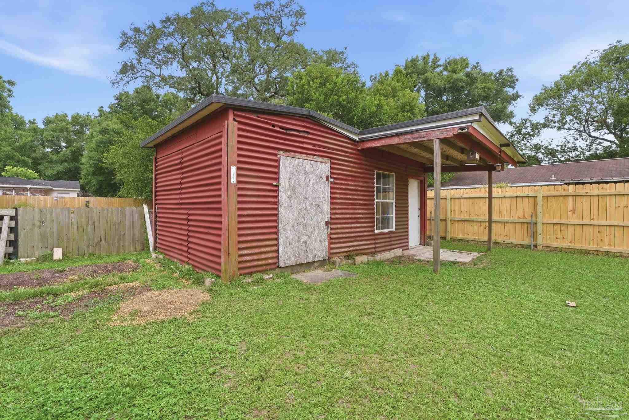 main property photo 30