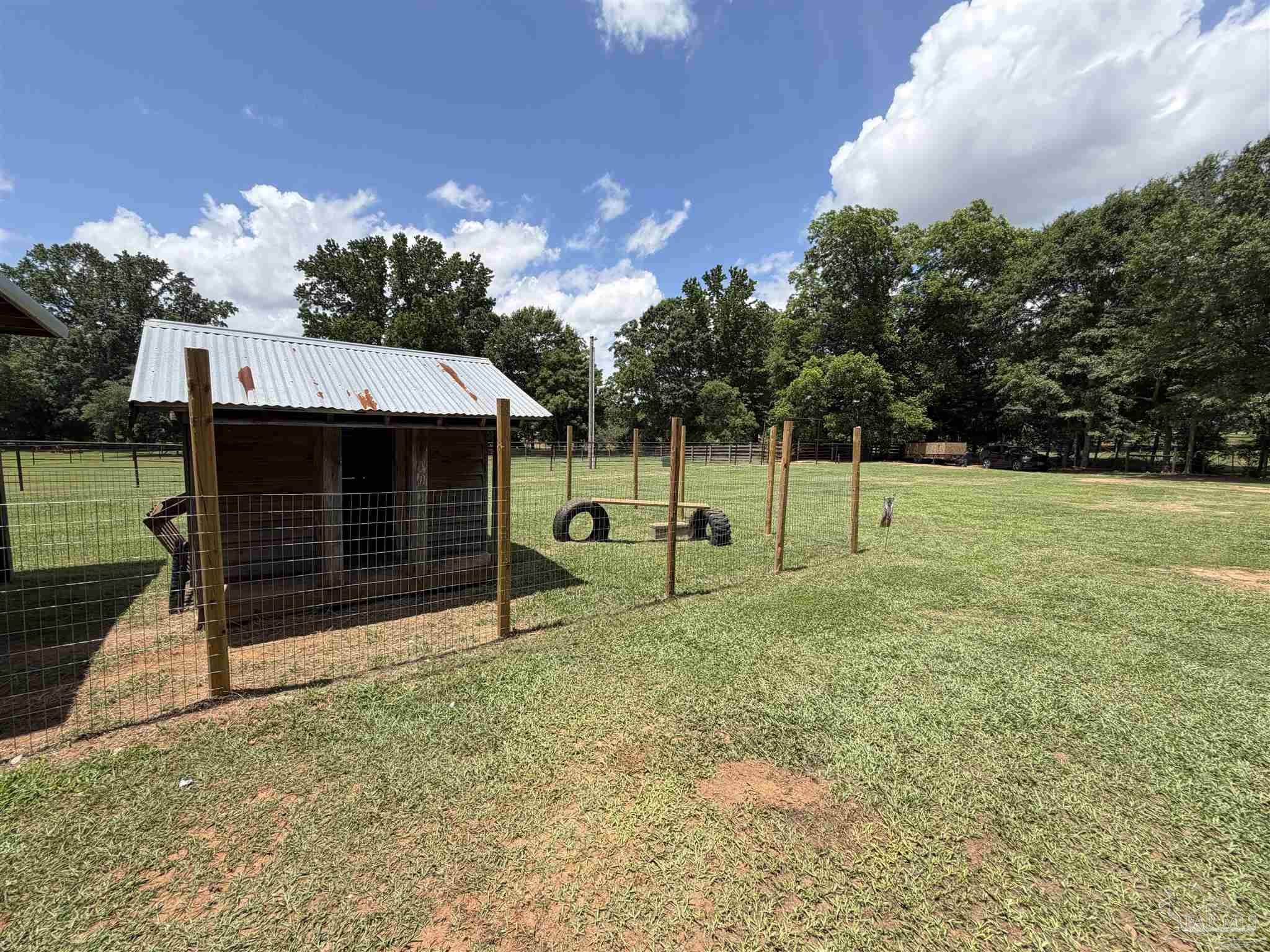 main property photo 40