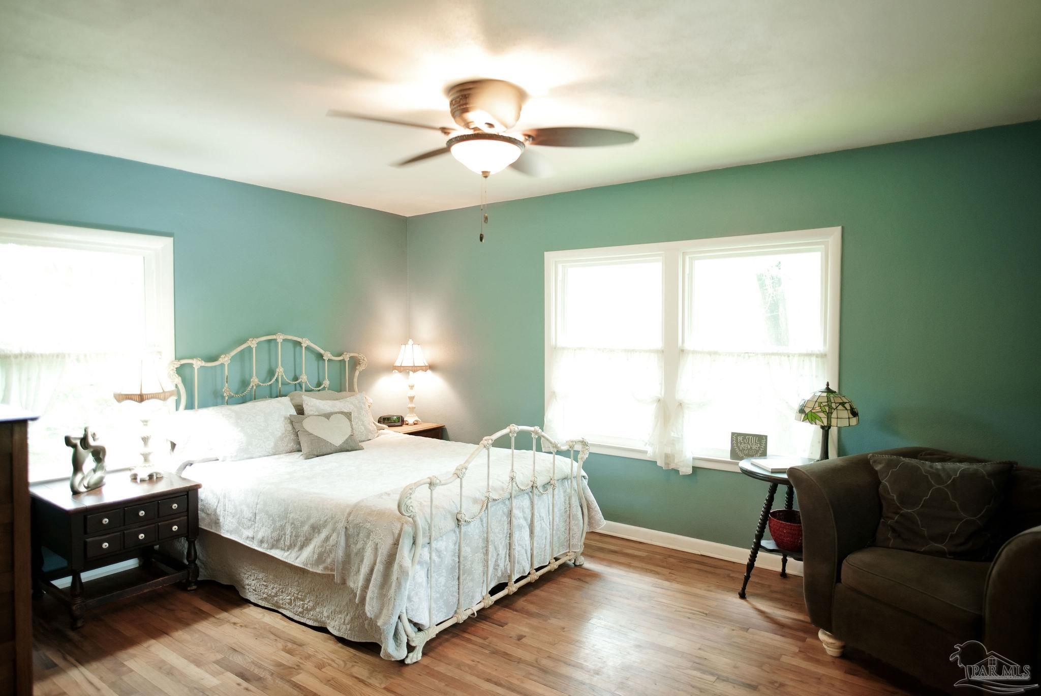 main property photo 28