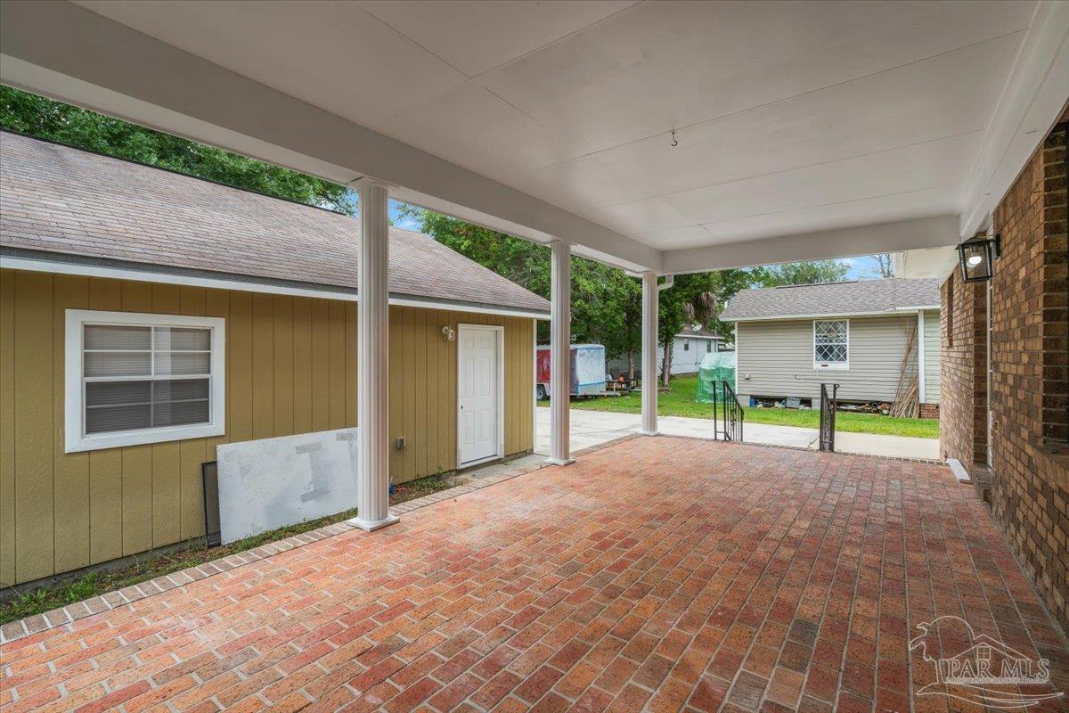 main property photo 37