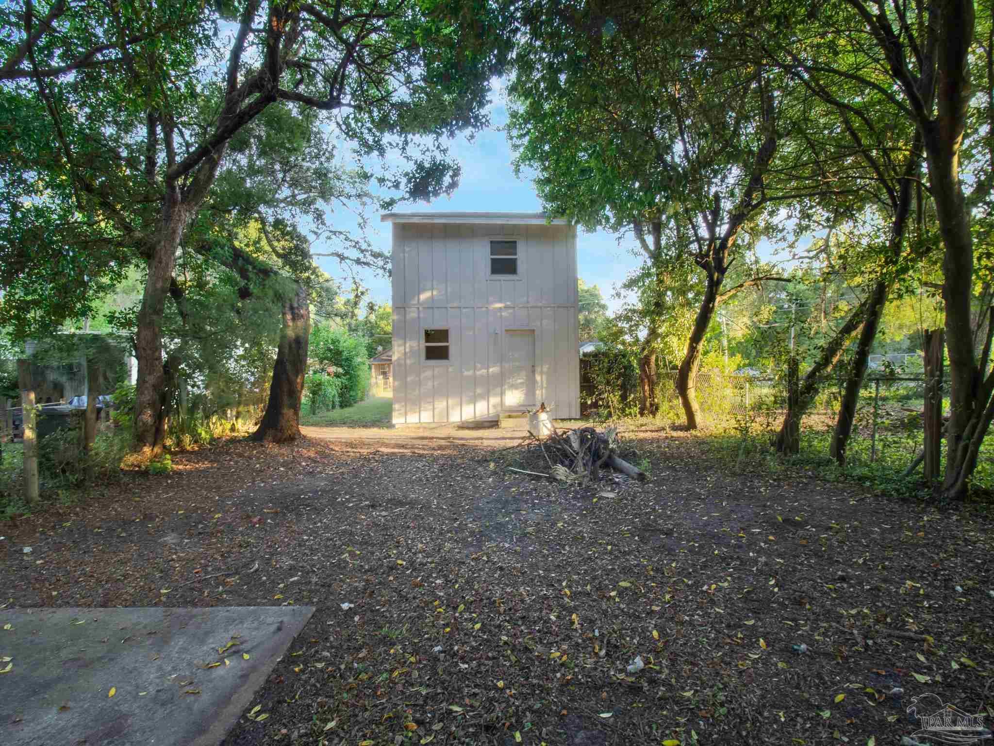 main property photo 29