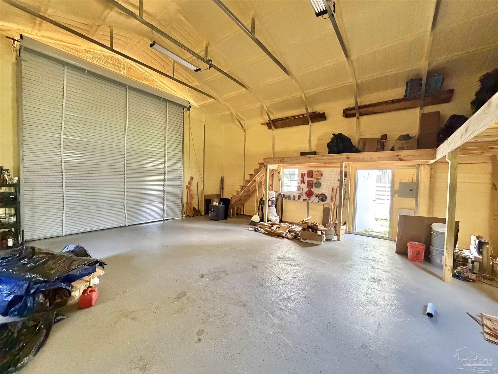 main property photo 40