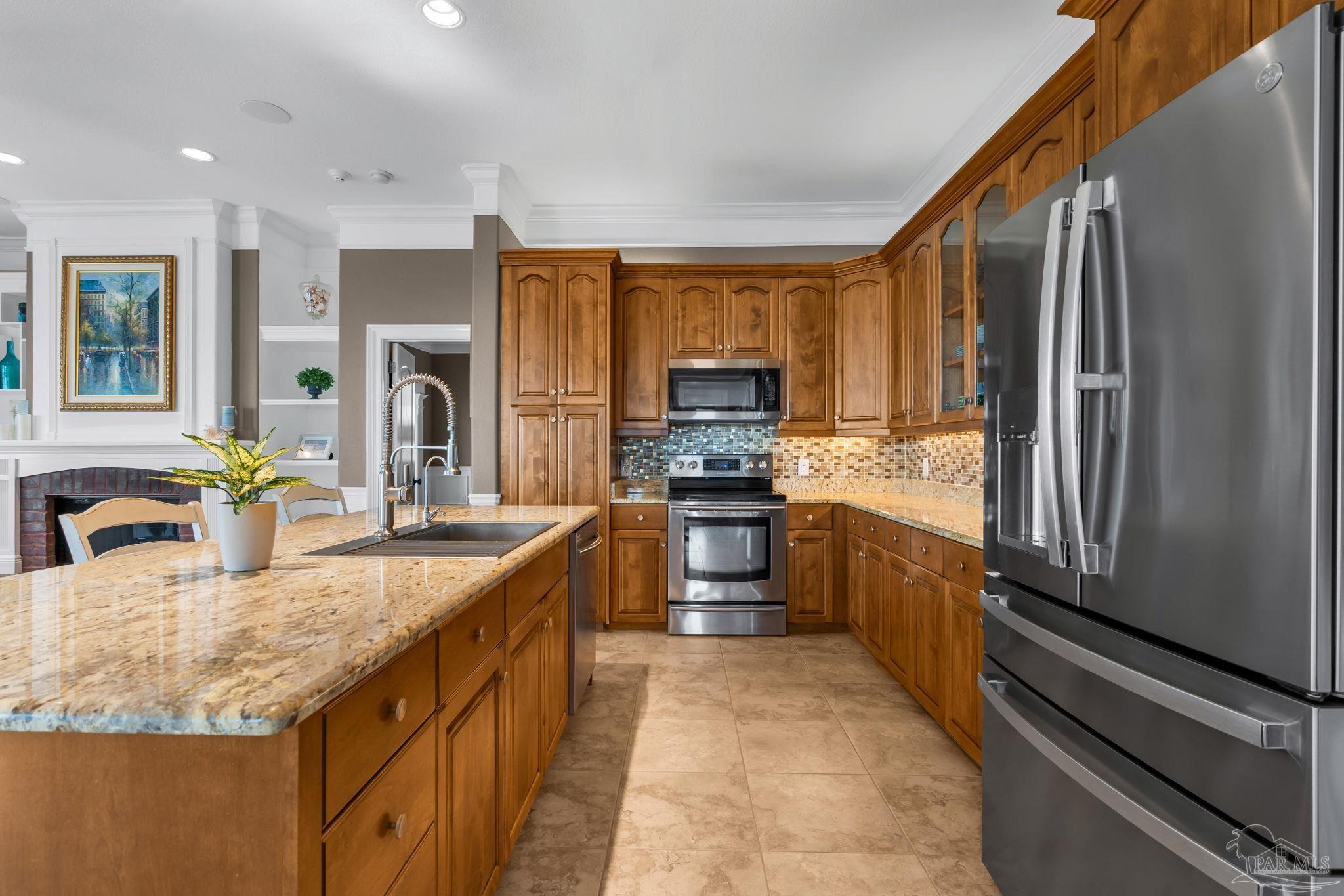 main property photo 19