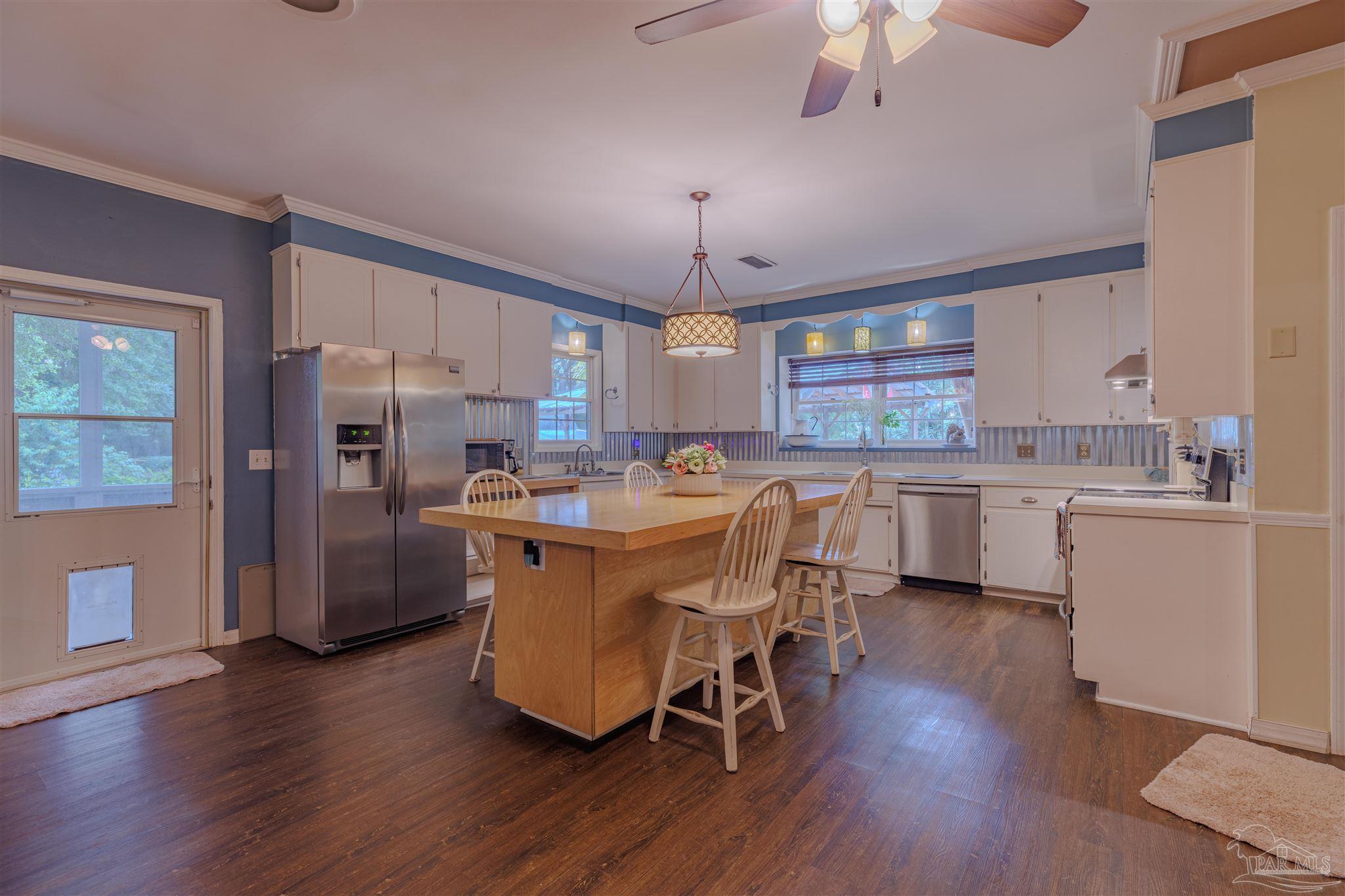 main property photo 20