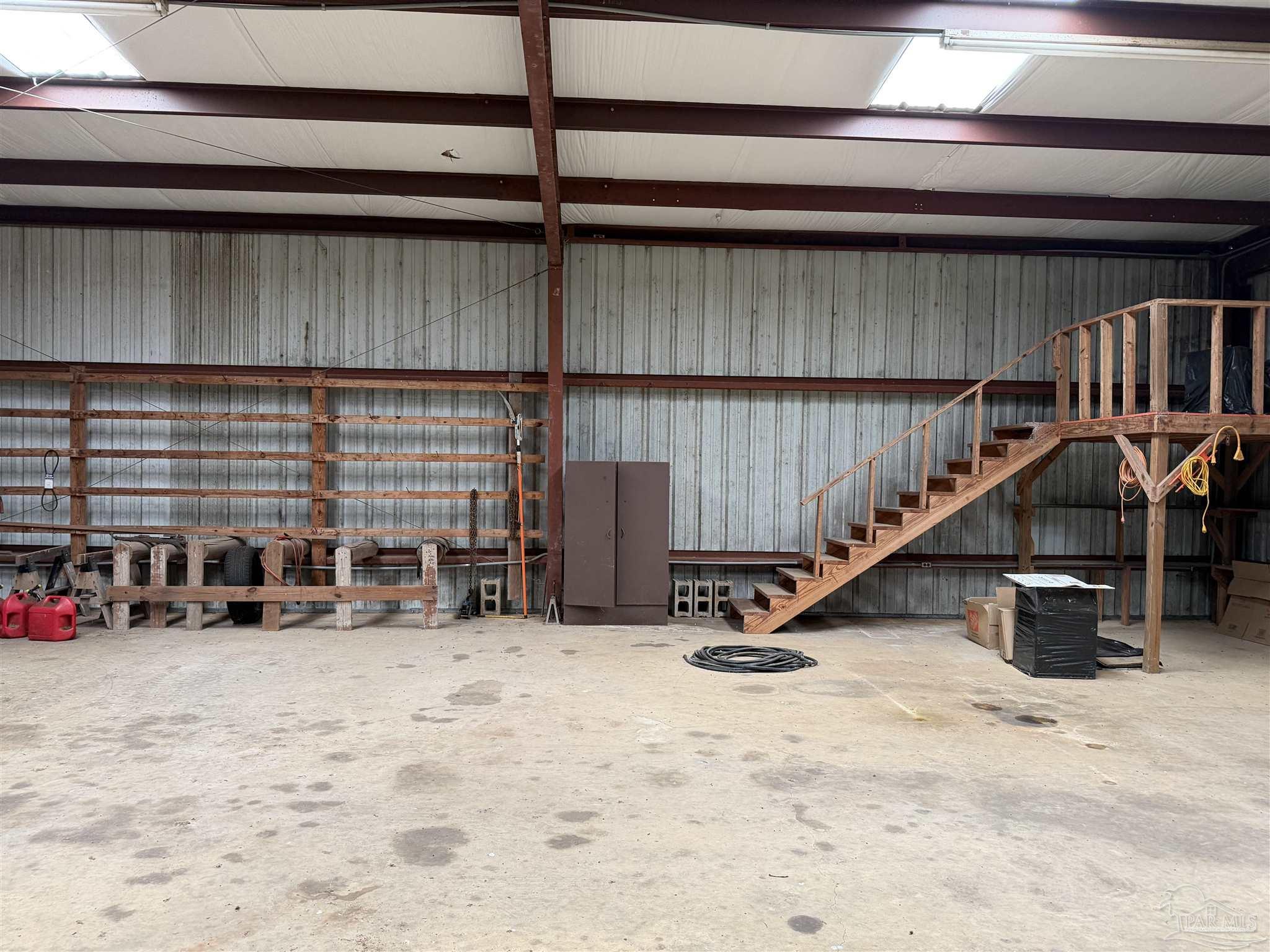 main property photo 41