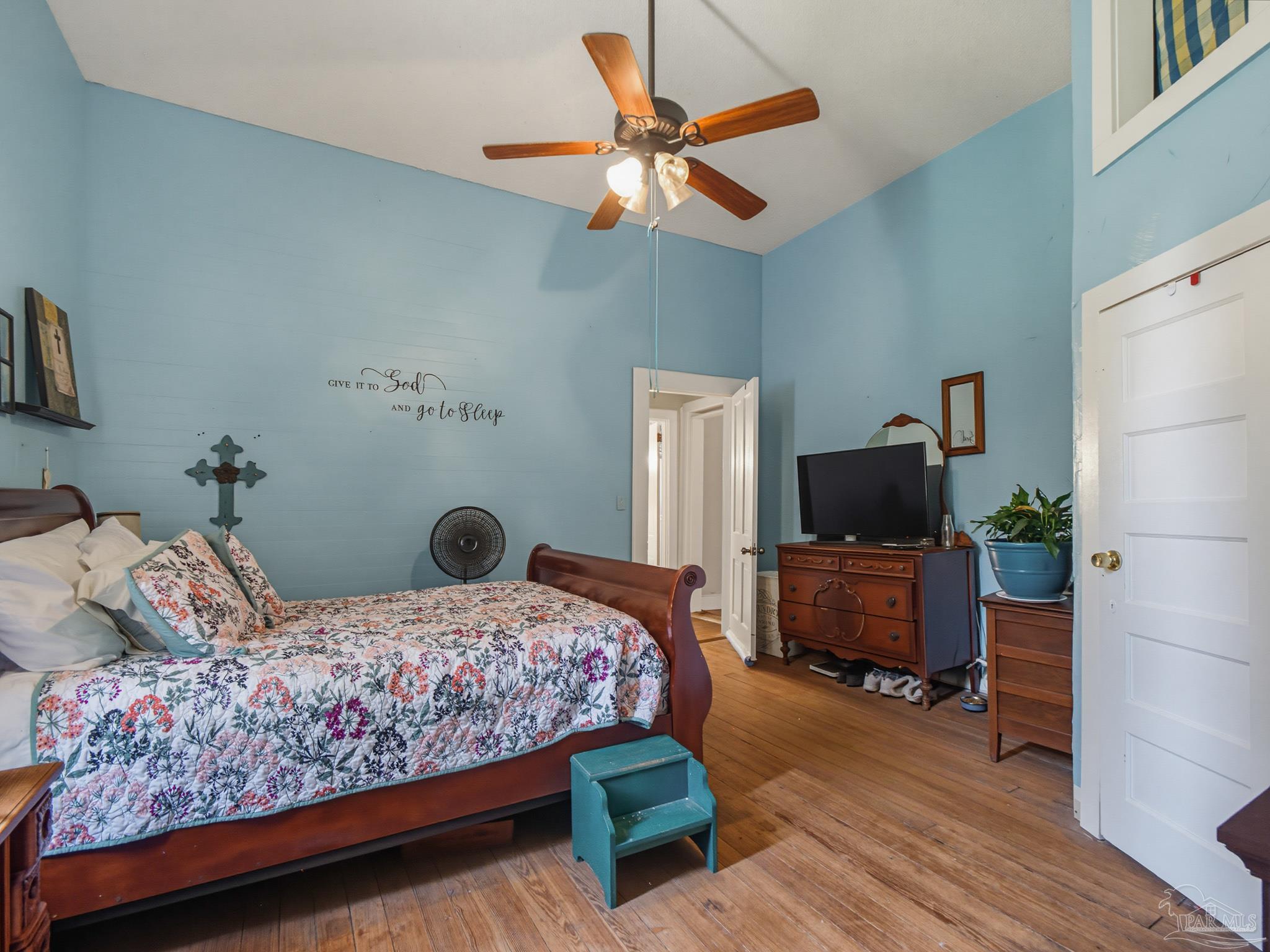 main property photo 51