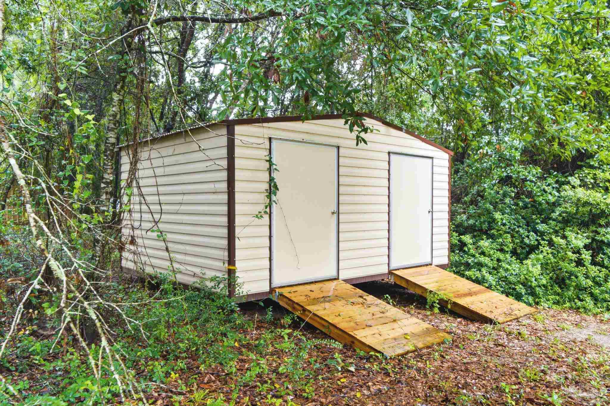 main property photo 35