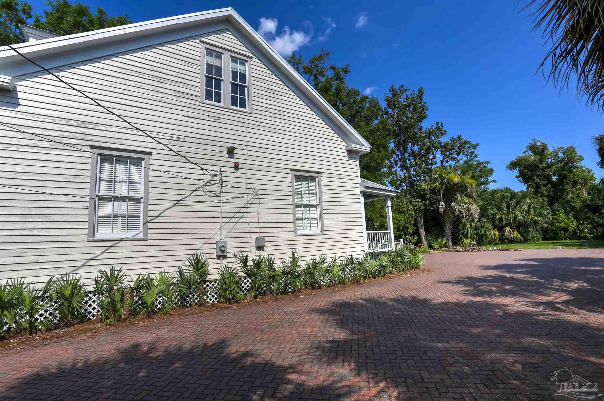 main property photo 40