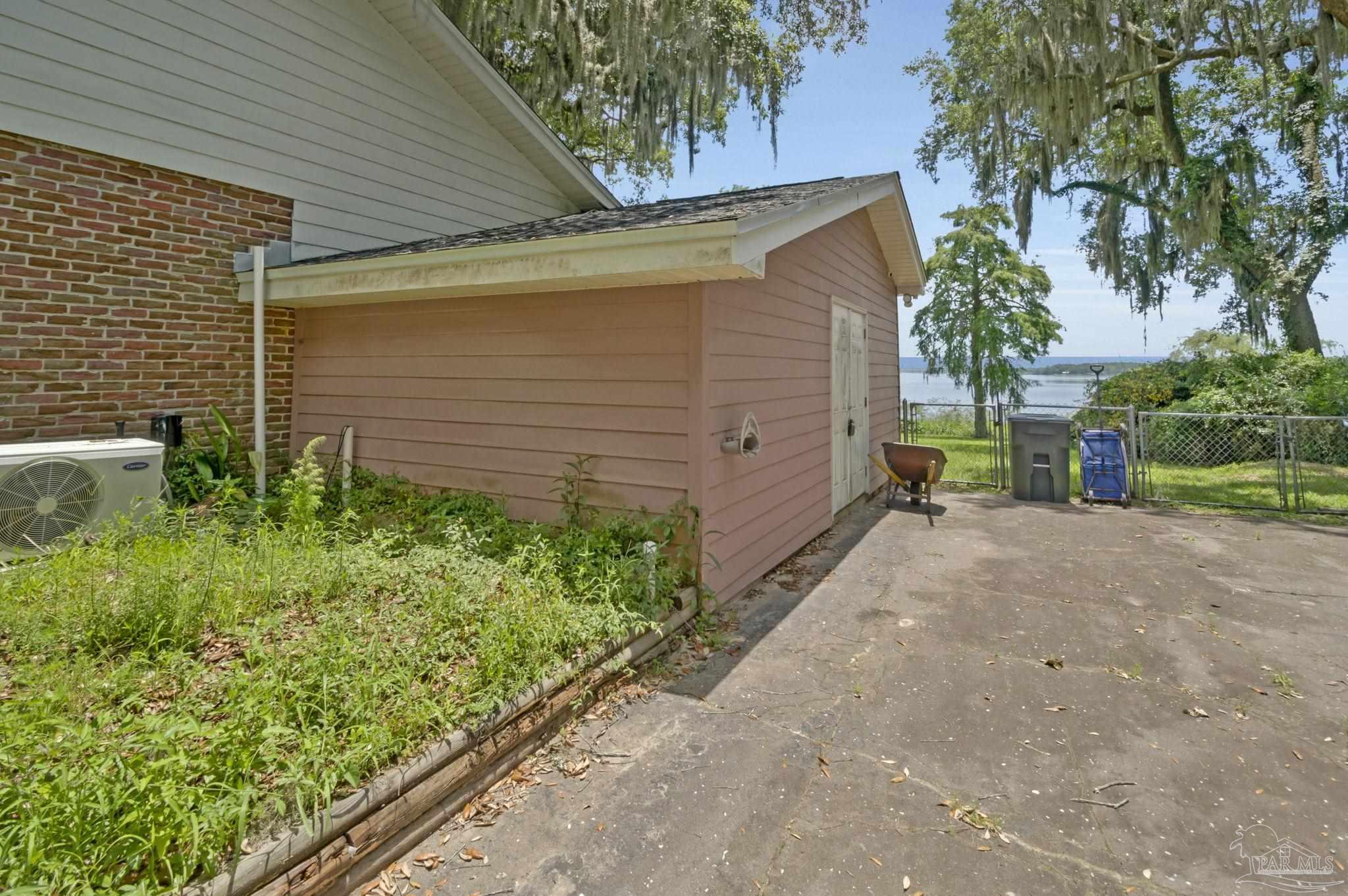 main property photo 41