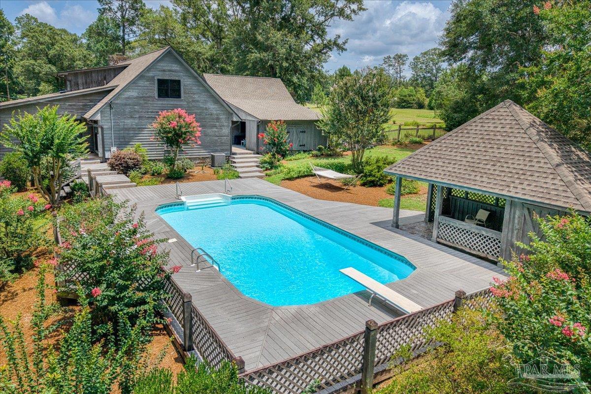 main property photo 23