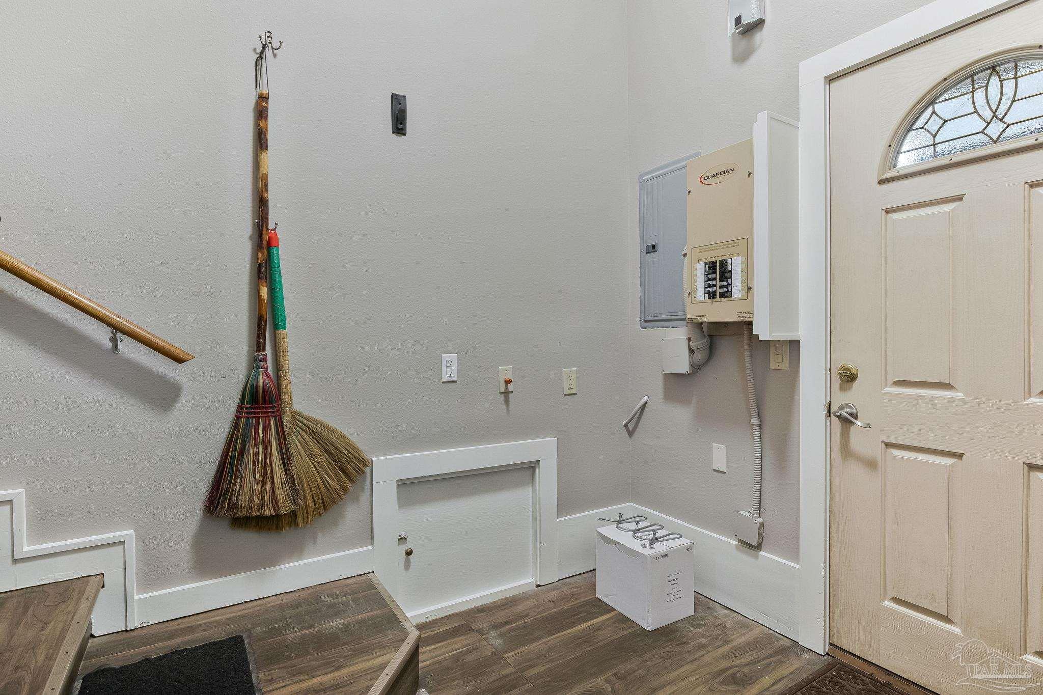 main property photo 25