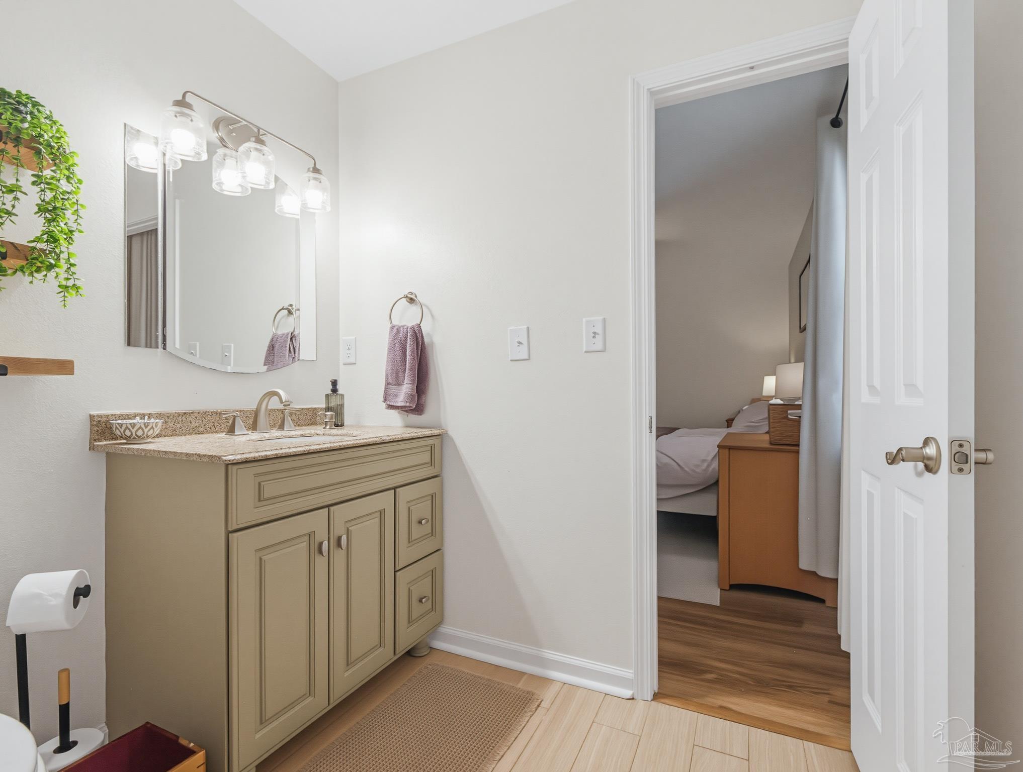 property viewer photo 45