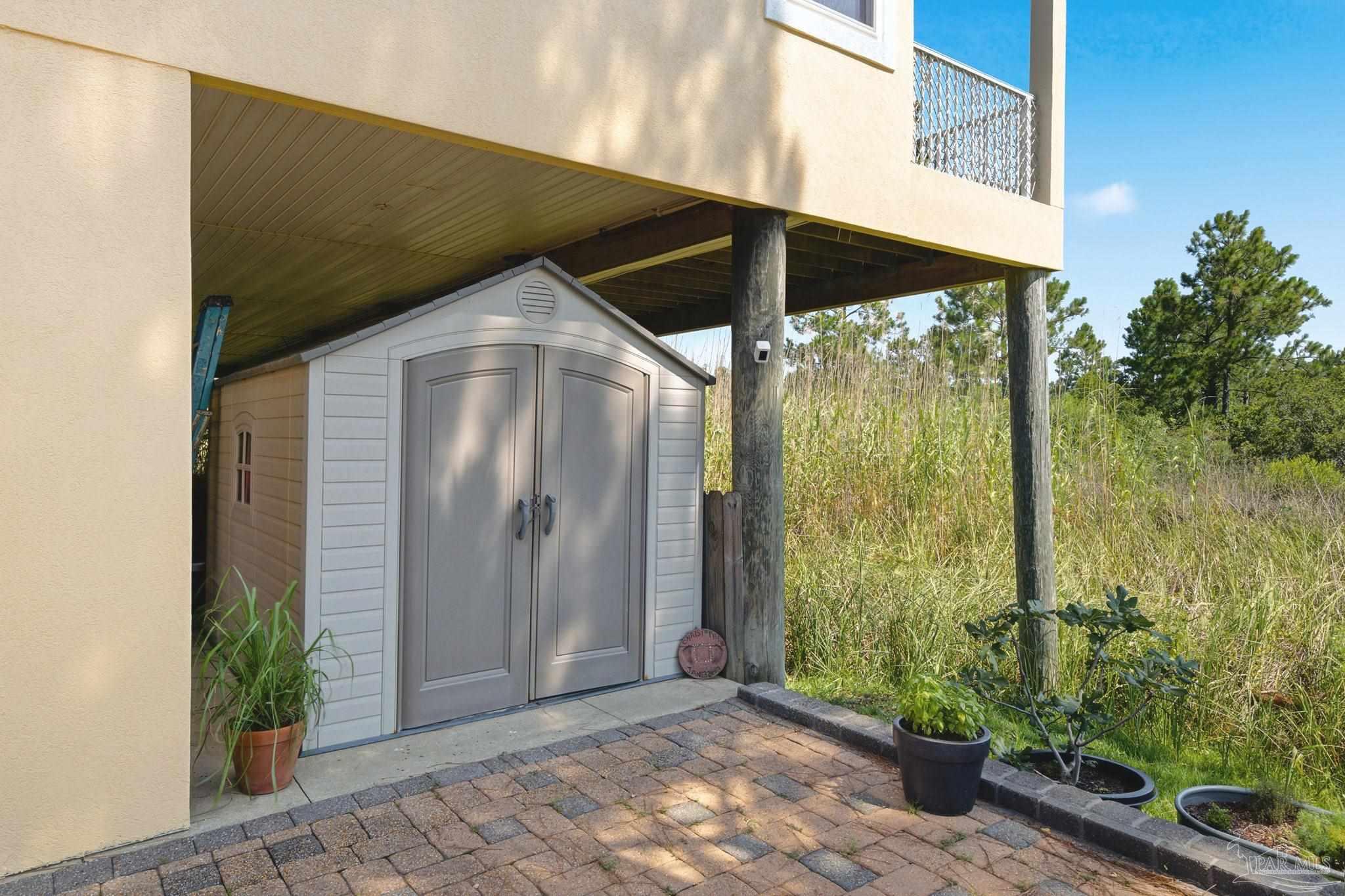 main property photo 41