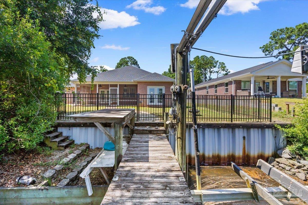 main property photo 40