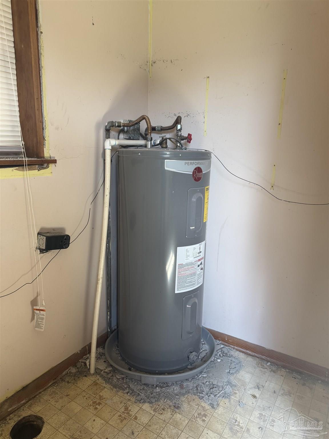 main property photo 8