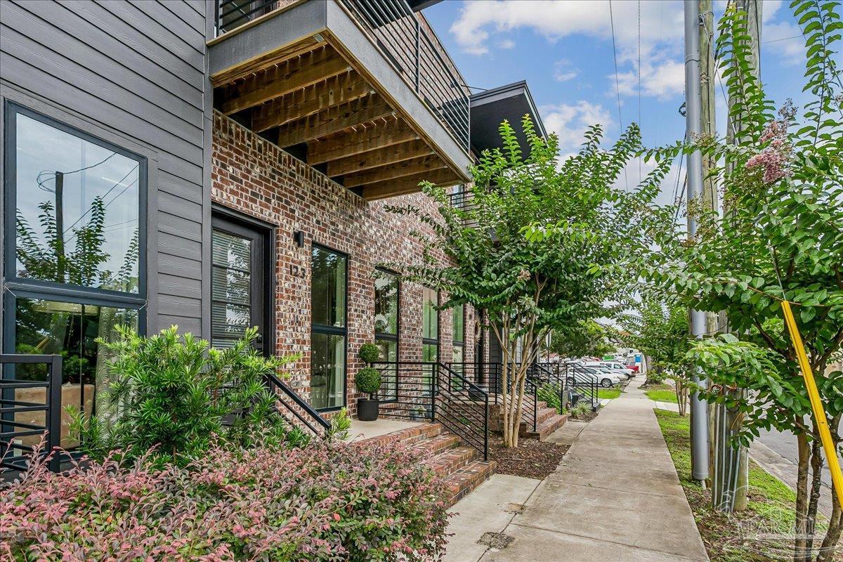 main property photo 0