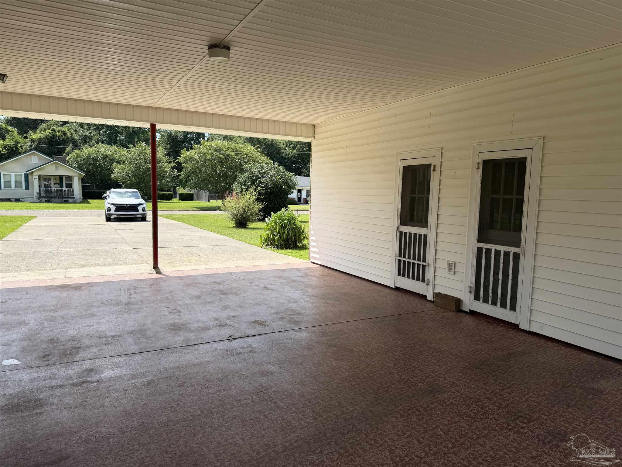 main property photo 27