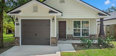 image of property with 3 Bed | 2 Bath | 1,160 Sqft