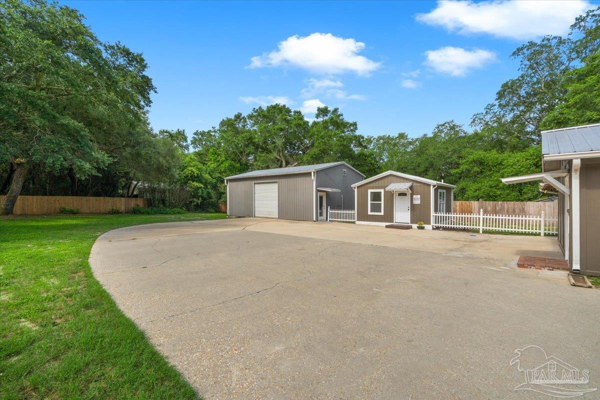 main property photo 36