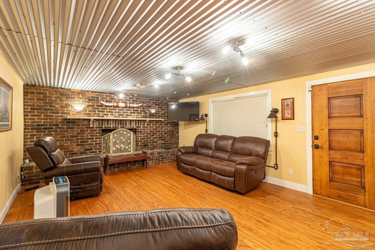 main property photo 16