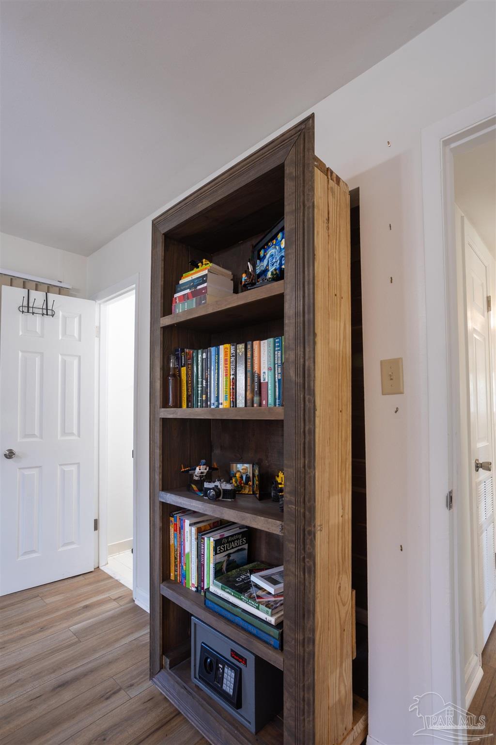 main property photo 13