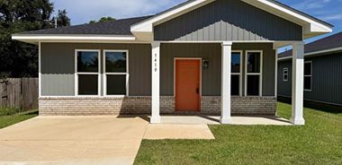 image of property with 3 Bed | 2 Bath | 1,195 Sqft
