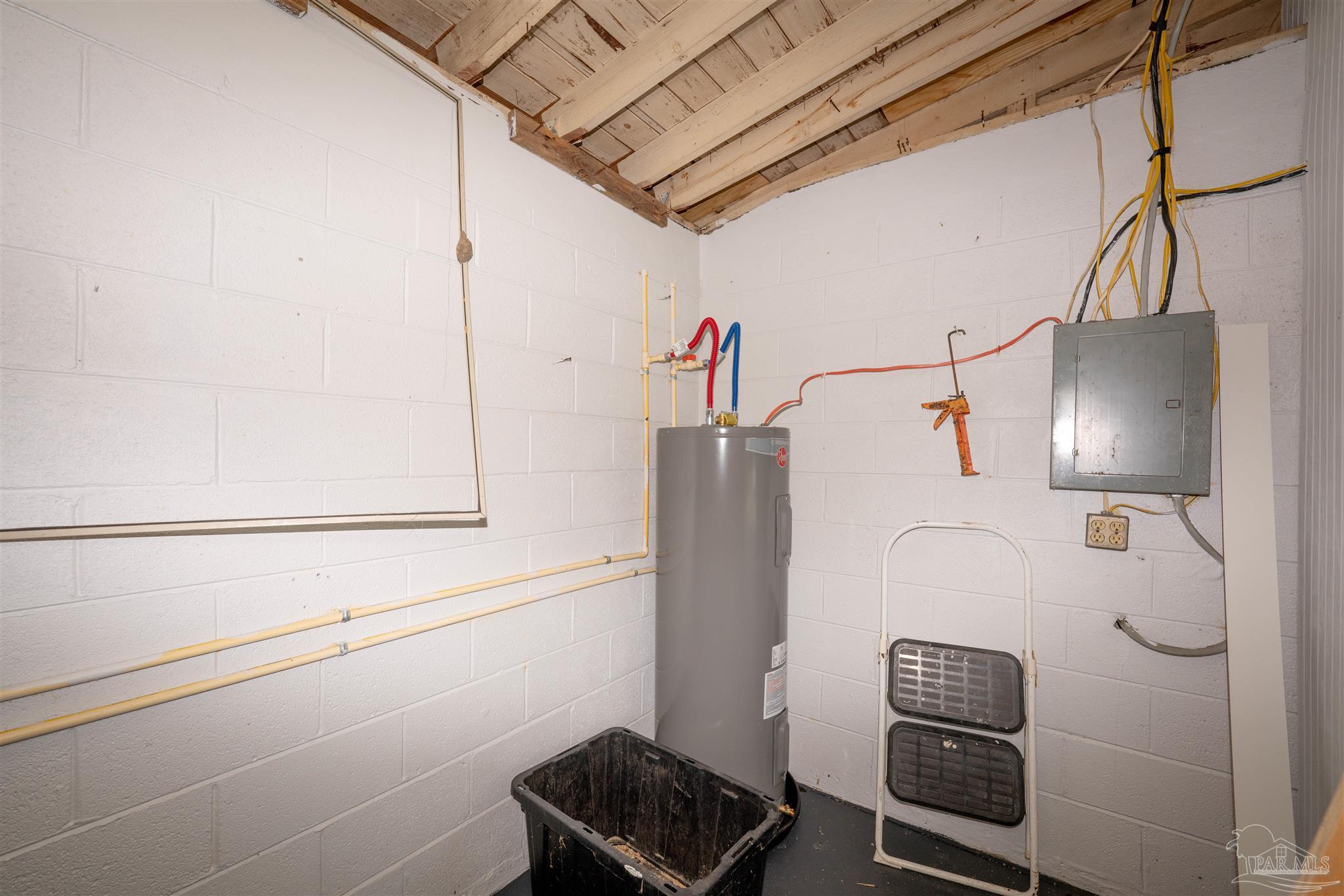 main property photo 18