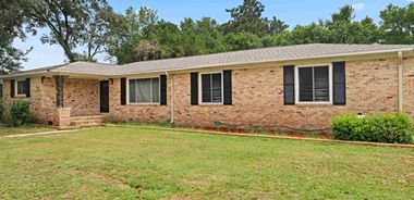 image of property with 3 Bed | 2 Bath | 2,027 Sqft