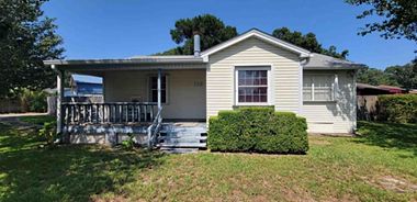 image of property with 3 Bed | 2 Bath | 1,209 Sqft