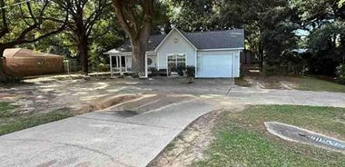 image of property with 3 Bed | 2 Bath | 1,171 Sqft