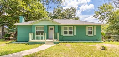 image of property with 2 Bed | 1 Bath | 1,045 Sqft