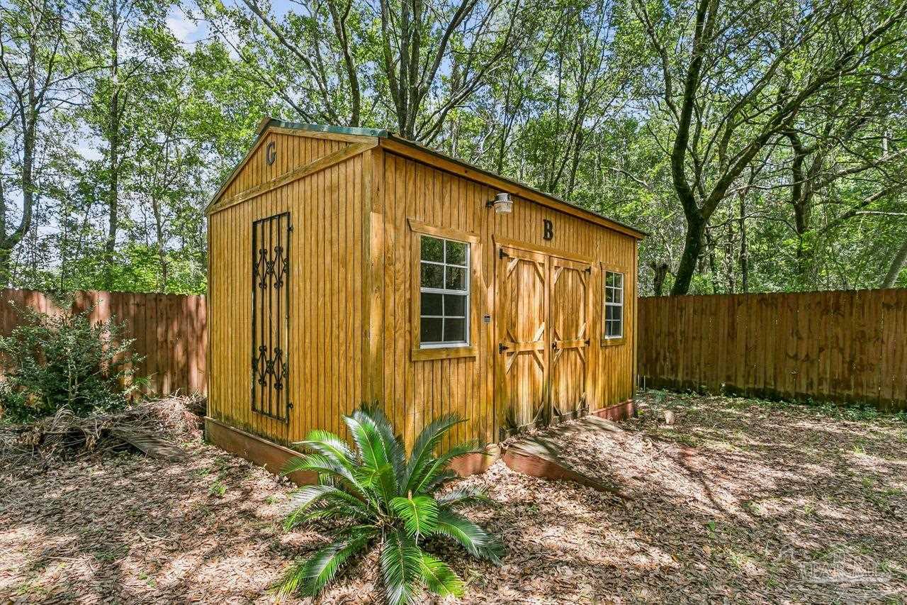 main property photo 40
