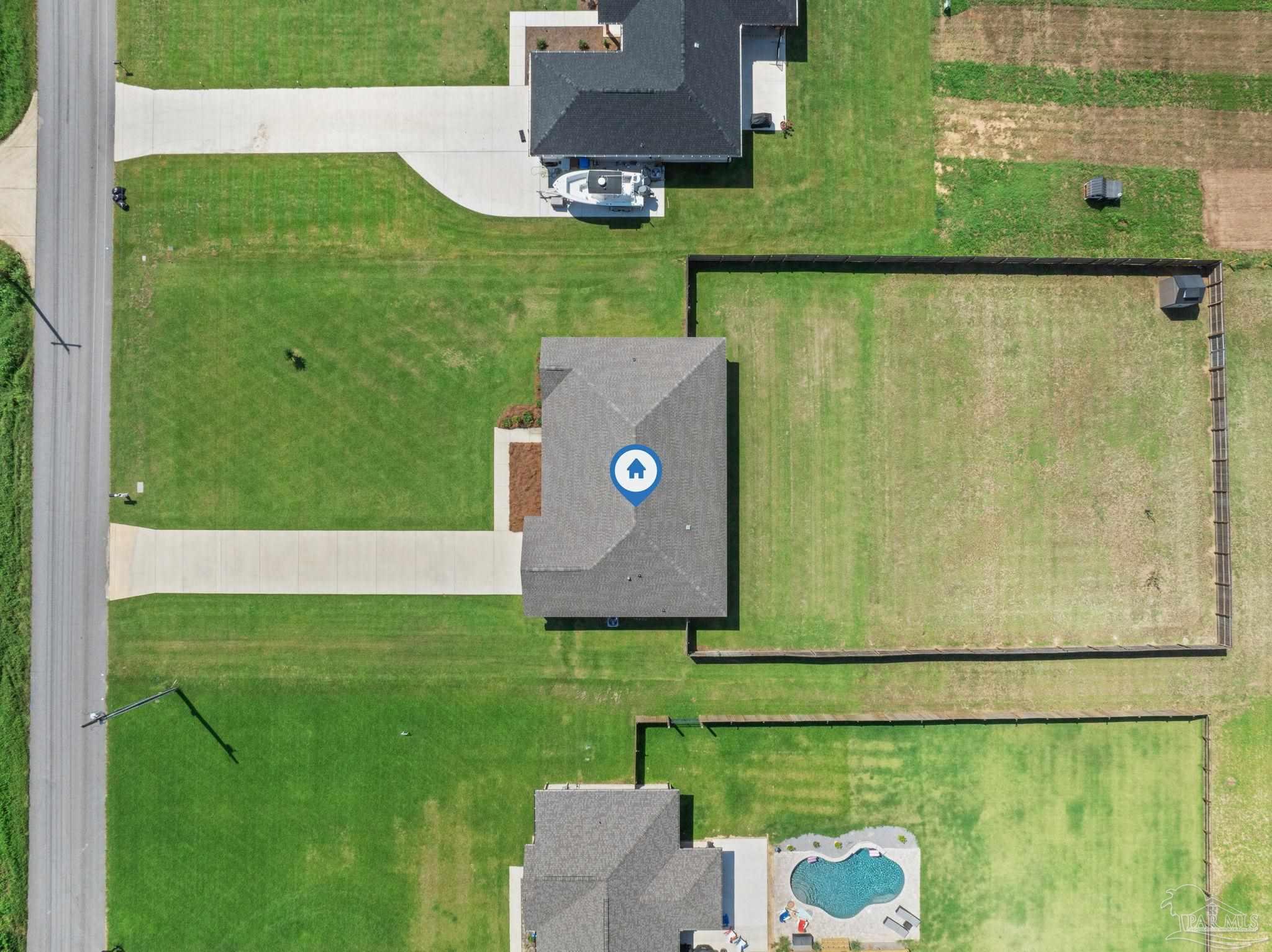 main property photo 37