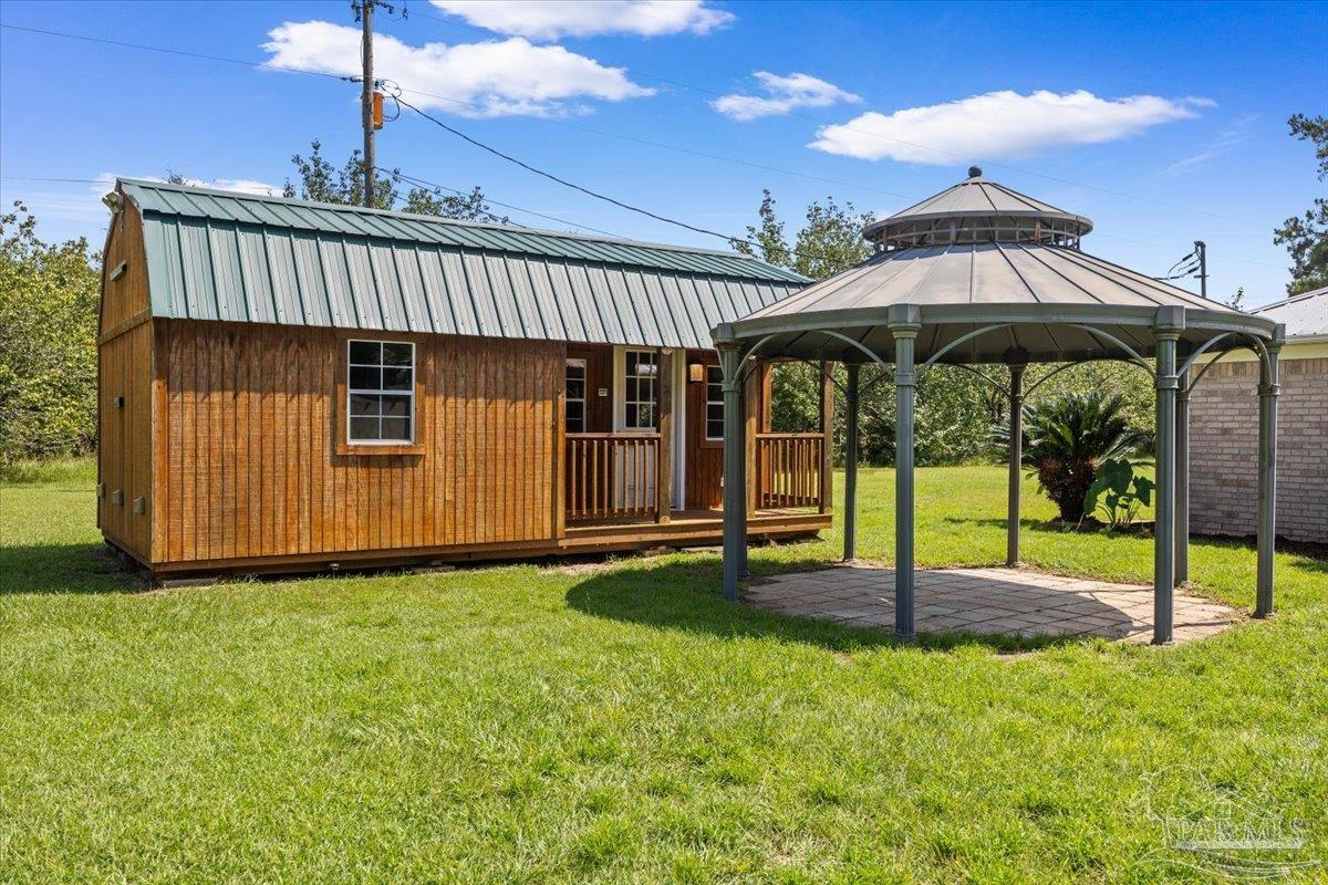 main property photo 35