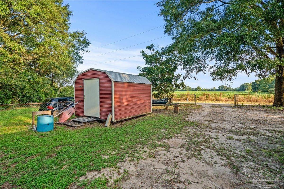 main property photo 41