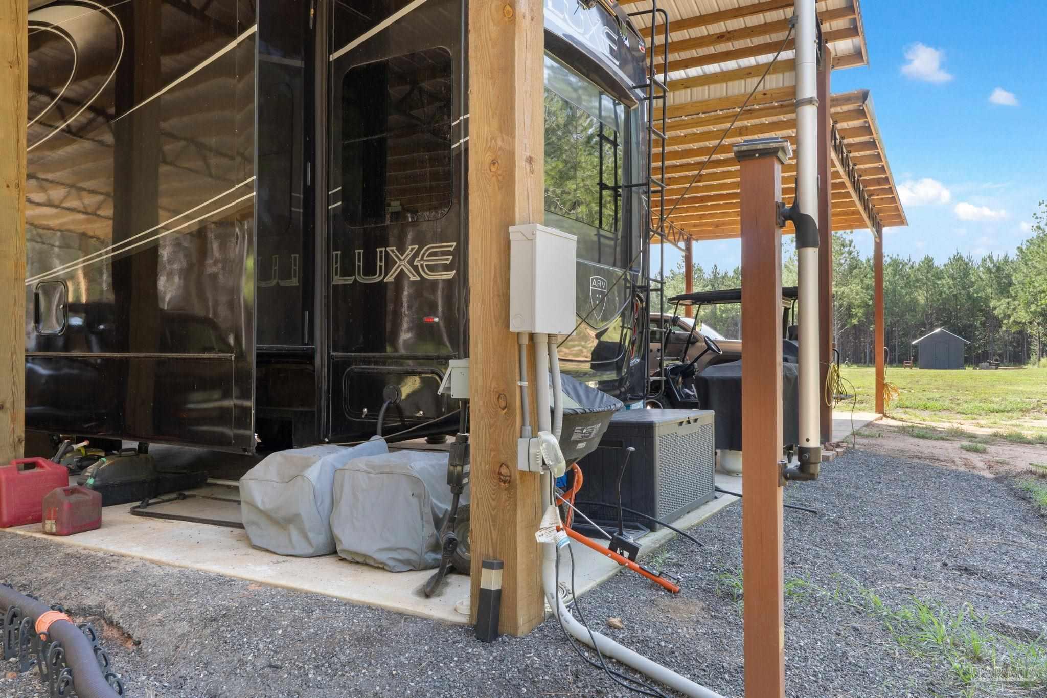 main property photo 41