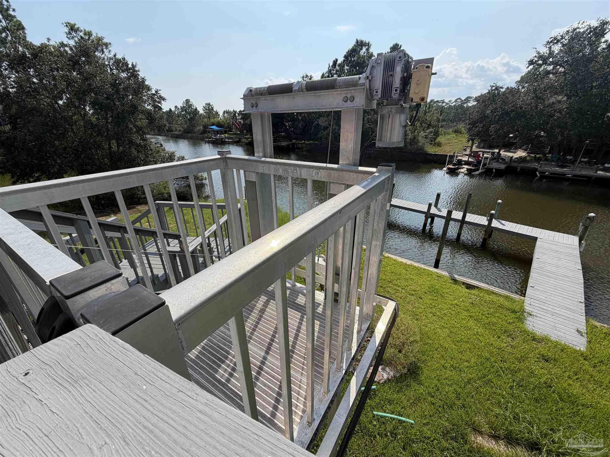 main property photo 18
