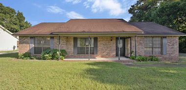 image of property with 3 Bed | 2 Bath | 1,949 Sqft